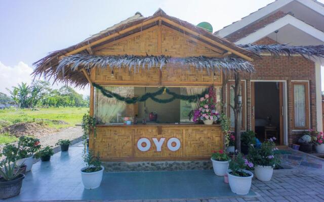 Super OYO 1696 Sapo Rumbia