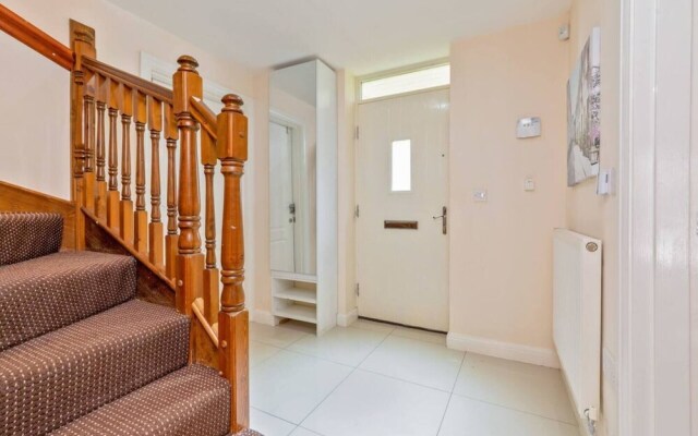 Large 5BR Home in Bedford Ideal for big Groups