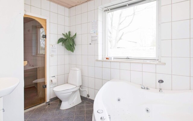 Spacious Holiday Home in Slagelse Whirlpool and Sauna