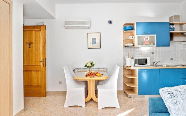 Barun Apartments - One Bedroom Apartment With Terrace and Sea View