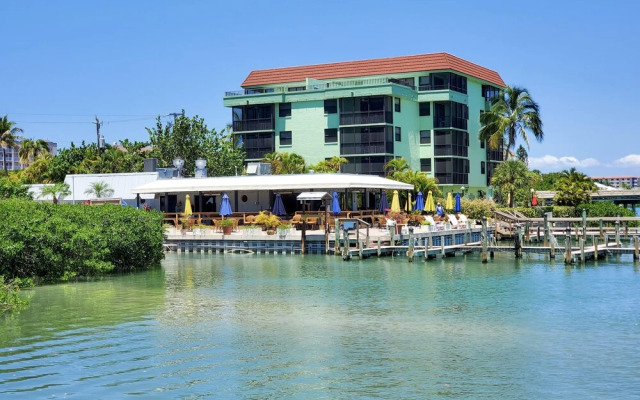 Vinncent's Sea Isles Condo