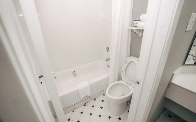 Howard Johnson Inn Peachtree/Norcross