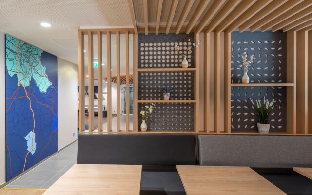 Holiday Inn Express Hamburg South A7 AS42 by IHG