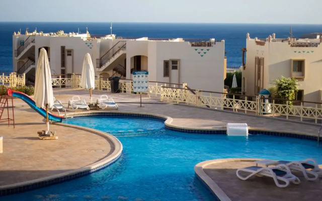 Sharks Bay Hotel & Padi Butterfly