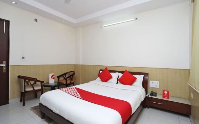 OYO 2295 Hotel Razia Inn