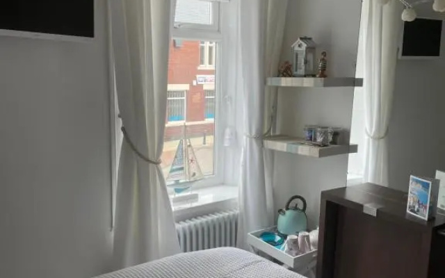 Coastal Joy - Family and friends bedrooms