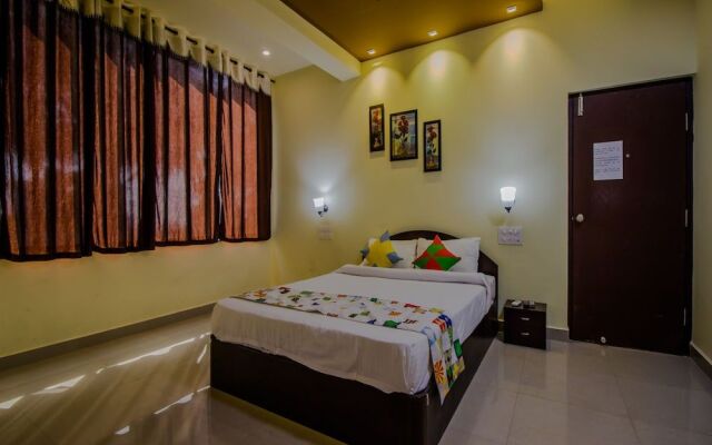 OYO 14182 Home Graceful Studio Ashwem