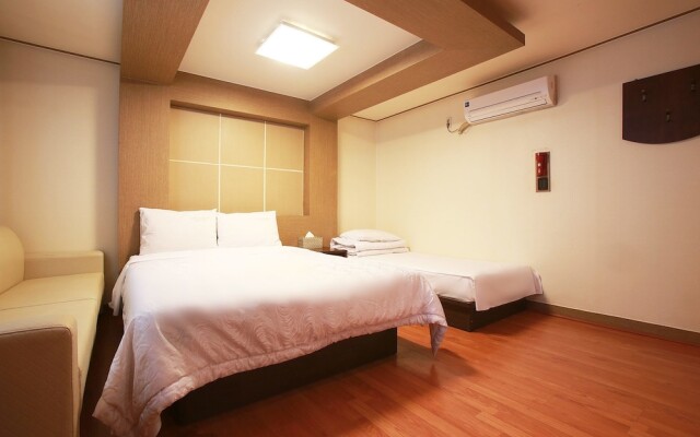 Charmant Hotel Suwon