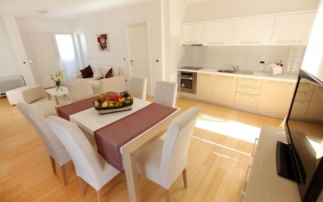 Falkenstainer Apartments Pertcane