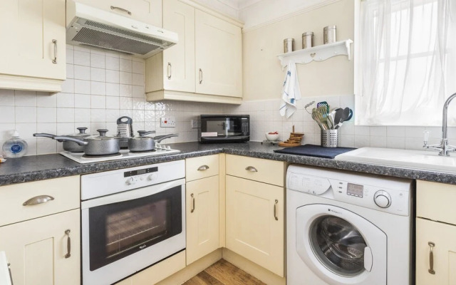 Stunning 2-bed Apartment in Grays