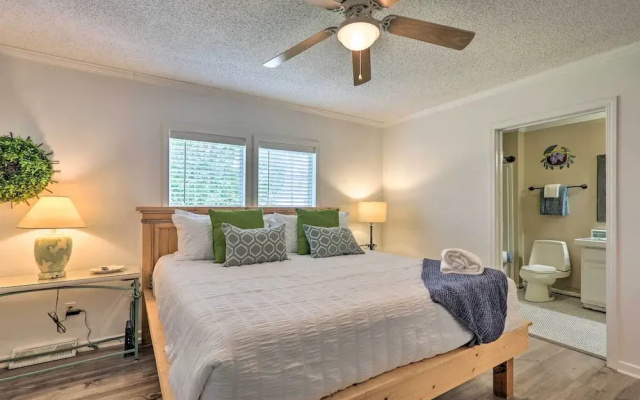 Patio & Gas Grill: Charming Bluffton Escape!