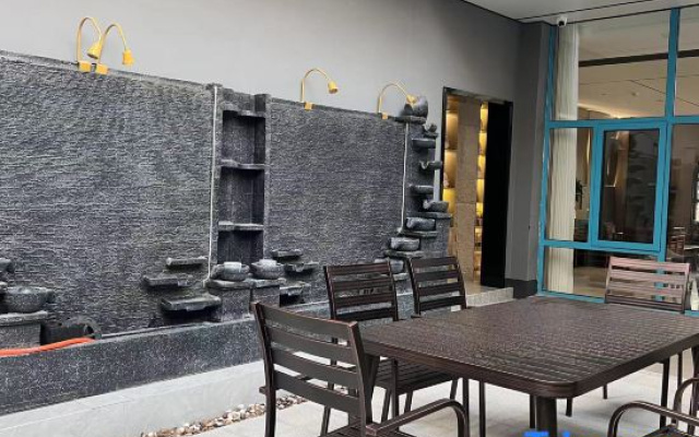 Lincang Yashu Hotel (Yulong Lake Park Wa Culture Square) — 2-star hotel in Lincang