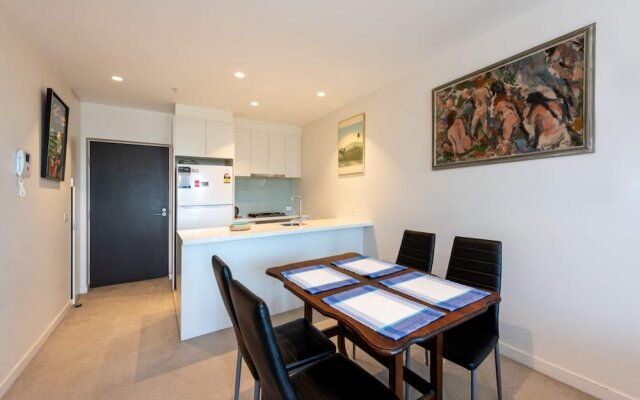 Beautiful View 2B Unit in the Heart of Southbank!