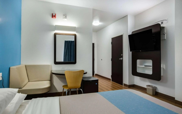 Motel 6 Poplar Bluff, MO