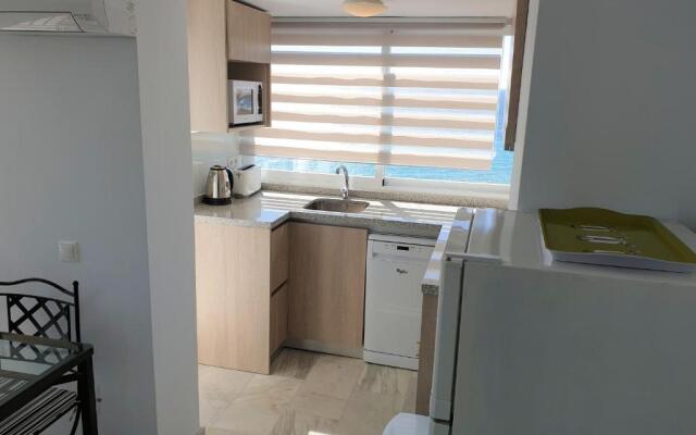 Skol 617 Beachfront Two-bedrooms Duplex With Sea Views