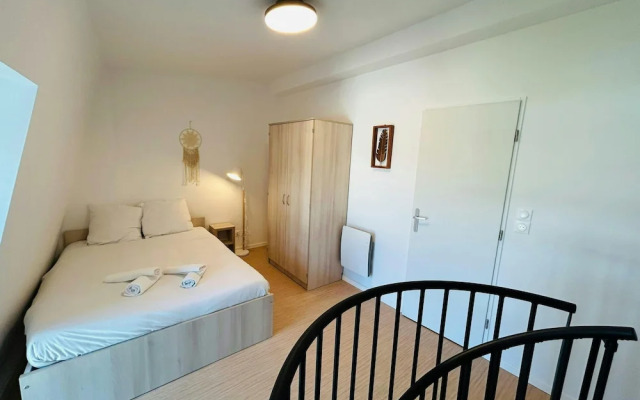 We Live In R - Duplex 502