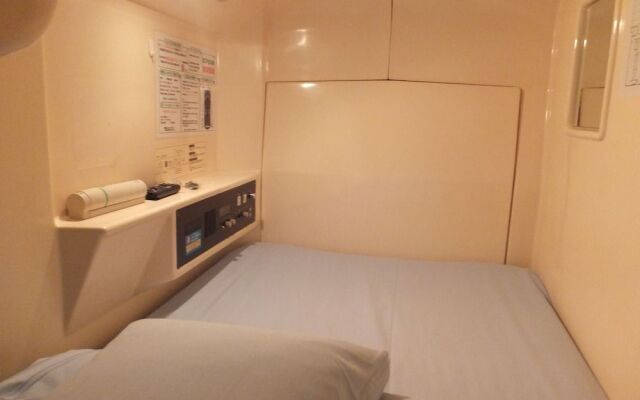 Sauna & Capsule Hotel Wellbe Sakae