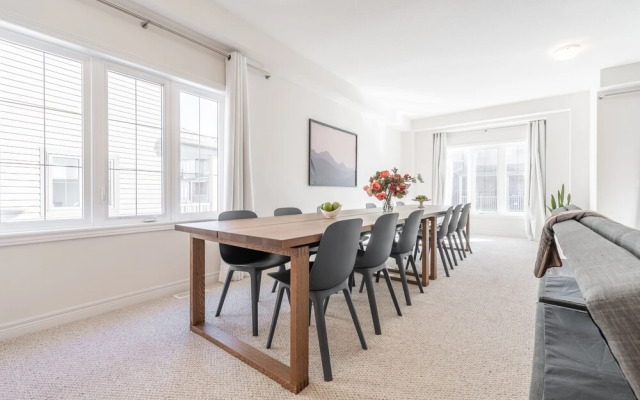 Luxurious Brand New Four Bedroom Townhouse