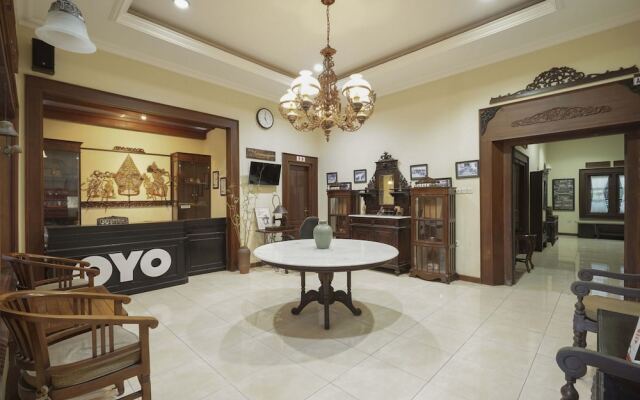 OYO 804 Ndalem Maharani Guest House