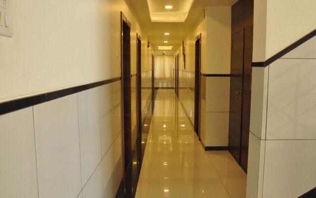 OYO 2647 Hotel Sai Shubham