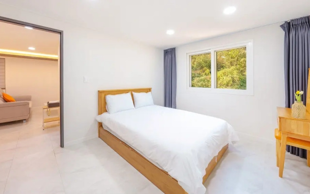 Gapyeong Orion Poolvilla Pension