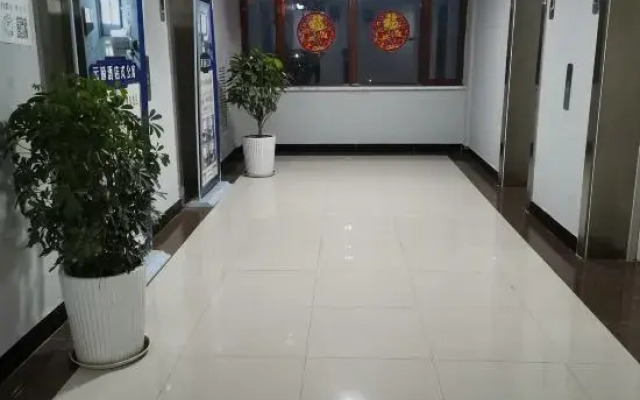 Yunxi Apartment Hotel (Huolin Gol Station)