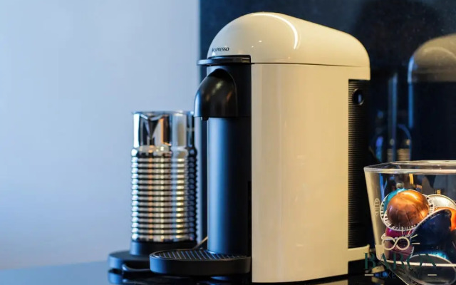 Stylish 1BR unit Address Marina