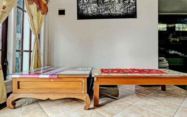 OYO 93422 Villa Tirto