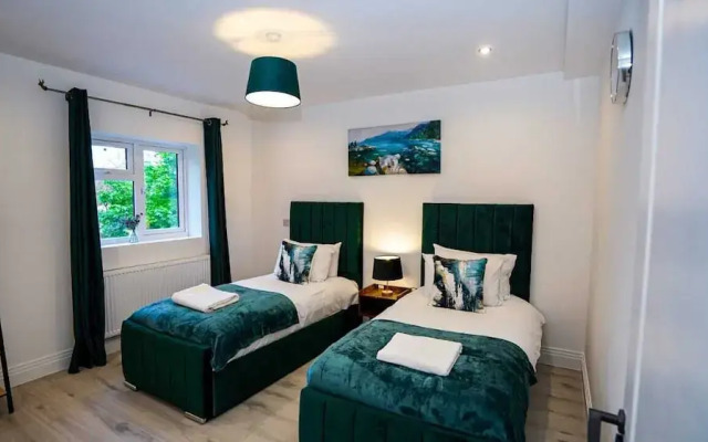 4-Bed 3-Bath Haven Perfect for 8 Guests