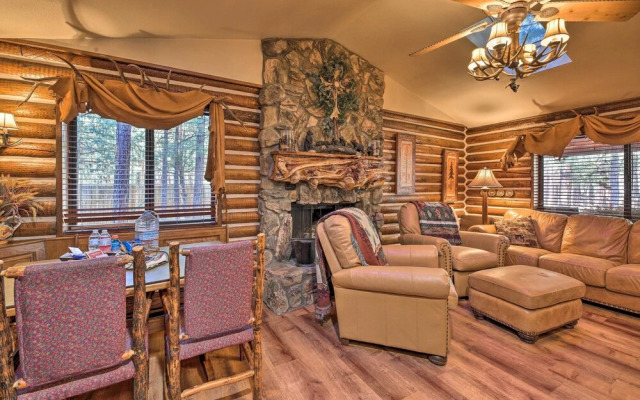 Family & Dog Friendly: Rustic Lakeside Cabin