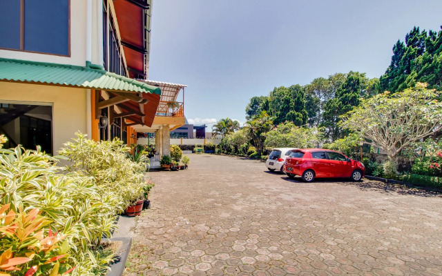 Penginapan Christina by OYO Rooms