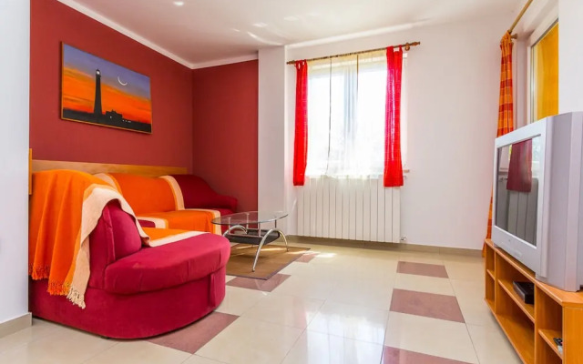 Modern Apartment in Pula With Swimming Pool