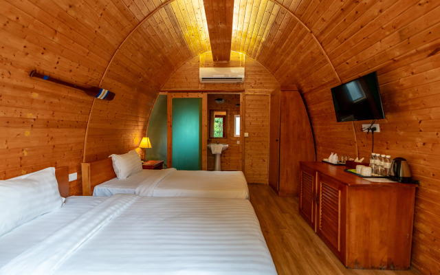 Independence Hotel by Dara