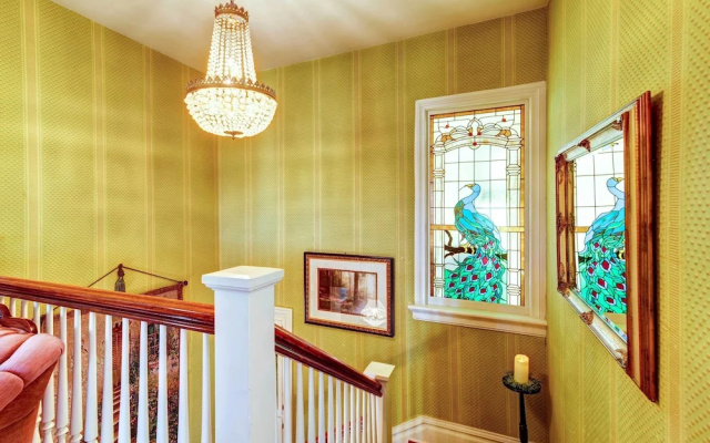 Bowling Green House w/ Shared Pool!