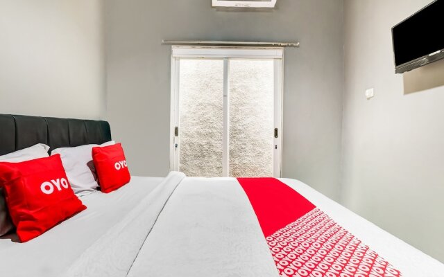 OYO Life 91239 Kost Rosandy House Yogyakarta