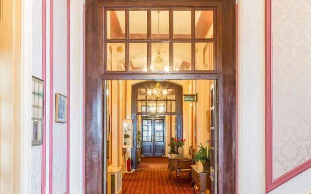Queens Hotel
