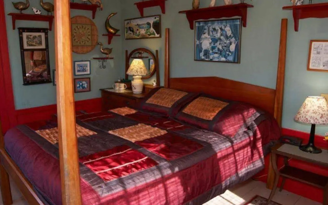 Simmons Homestead Inn