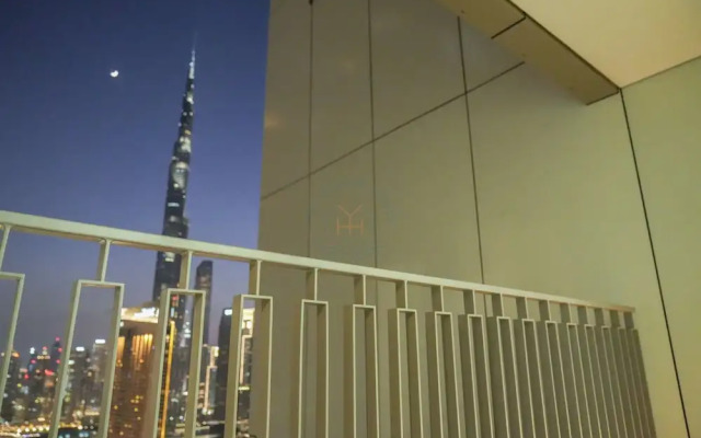 Yogi - Modern 2BR Apartment with Stunning Dubai Fountain