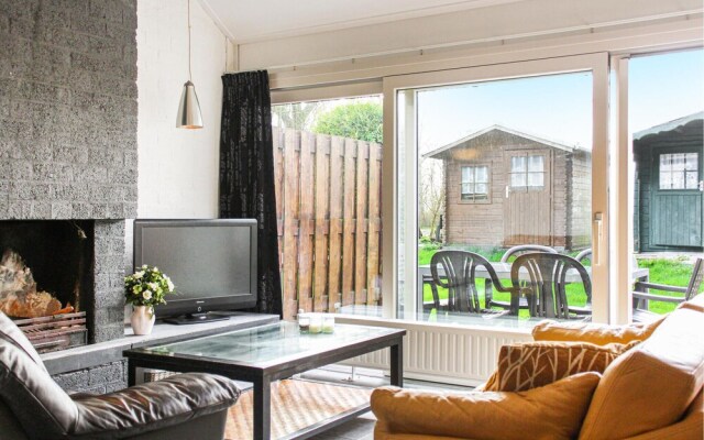 Amazing Home in Bruinisse With 2 Bedrooms and Wifi