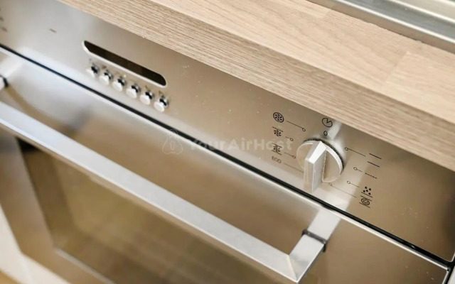 One bedroom central Slough with parking