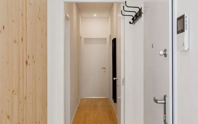 AB10 Modern Lisbon