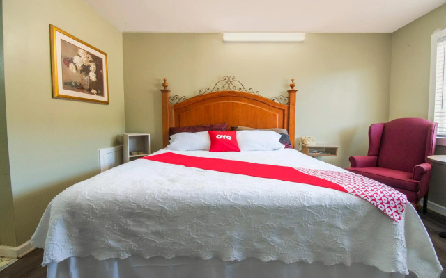 OYO Hotel Calhoun, GA I-75