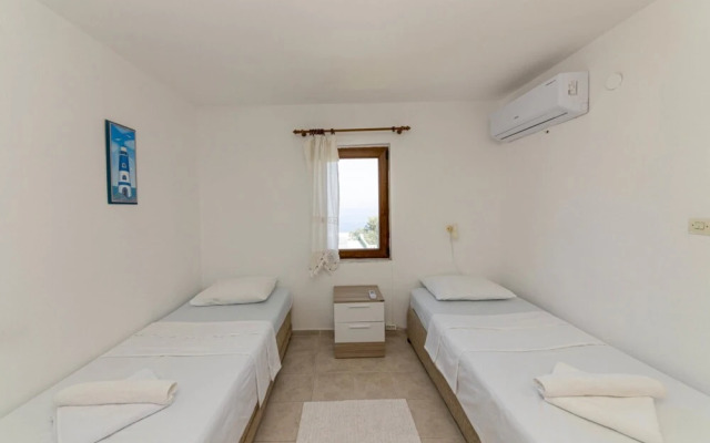 Lovely House Near Sea and Private Beach in Bodrum