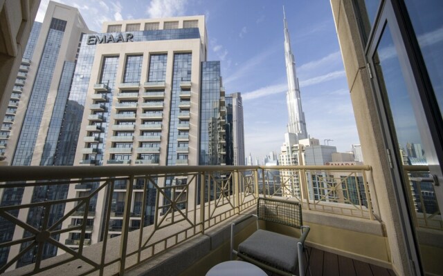 Fountain View Signature Residence With Terrace 135 SQM