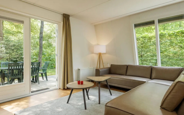 Hoenderloo Getaway With Pool