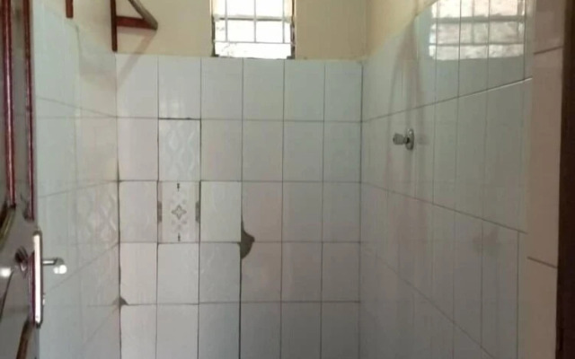 Sipi Travellers Lodge