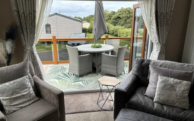 Edinburgh Lodge-sleeps 6-pet Friendly-beach&views