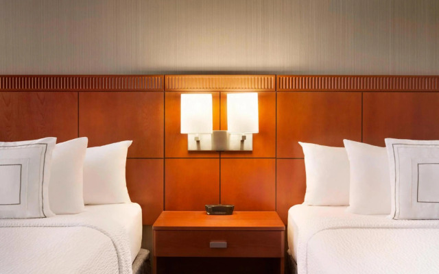 Courtyard Bloomington Normal