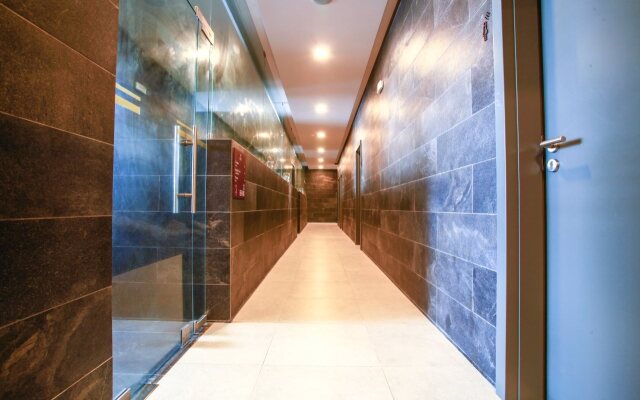 AP Maria Nova Lounge - Adults Friendly