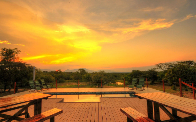Cheetah Paw Eco Lodge